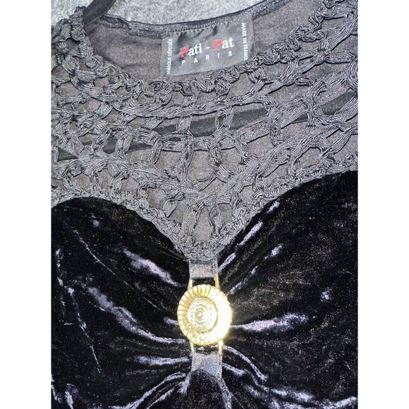 Vintage 80s/90s Pati-Pat Paris Black Velvet Bodysuit – Crochet  & Medallion - Picture 2 of 11